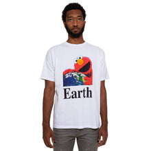"I Hug Earth" T-Shirt-Public Possession